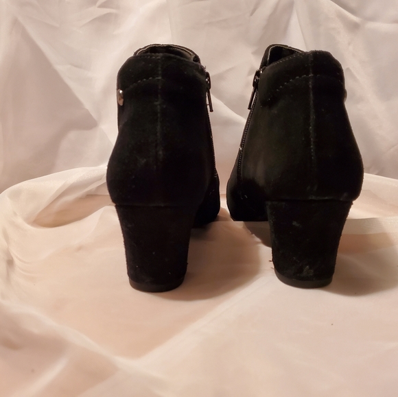 Women's Hush Puppies Black Suede Boots- wide - Picture 4 of 5